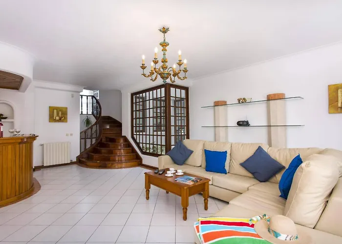 ヴィラ Elanor By *